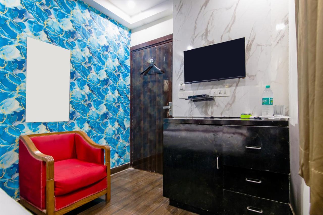 Hotel Double Rr Near Railway Station New Delhi